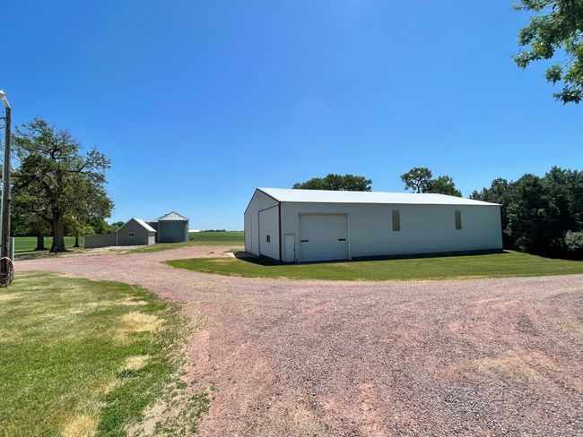 38364 200 Th St, House other with 3 bedrooms, 3 bathrooms and null parking in Springfield MN | Image 96