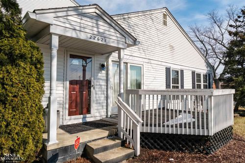 22621 Martin Rd, Saint Clair Shores, MI, 48081-2590 | Card Image