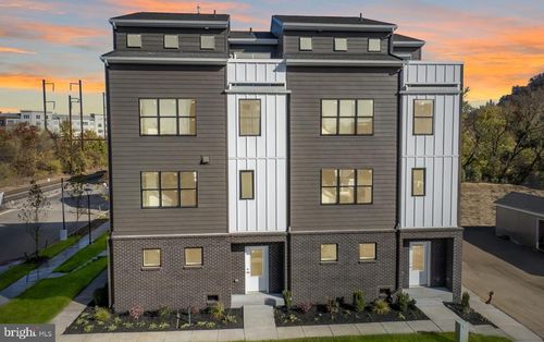 54o-954 Riverplace Dr, CONSHOHOCKEN, PA, 19428-2471 | Card Image