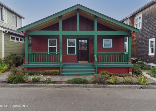 255 23rd St, Astoria, OR, 97103-2229 | Card Image