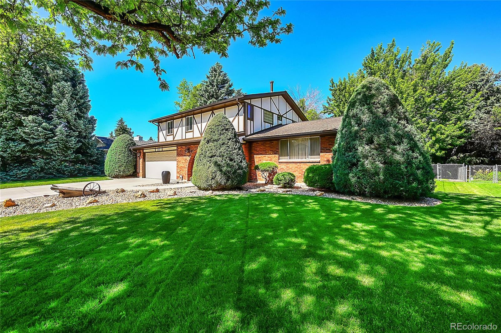 Oswego St, Aurora, CO 80010