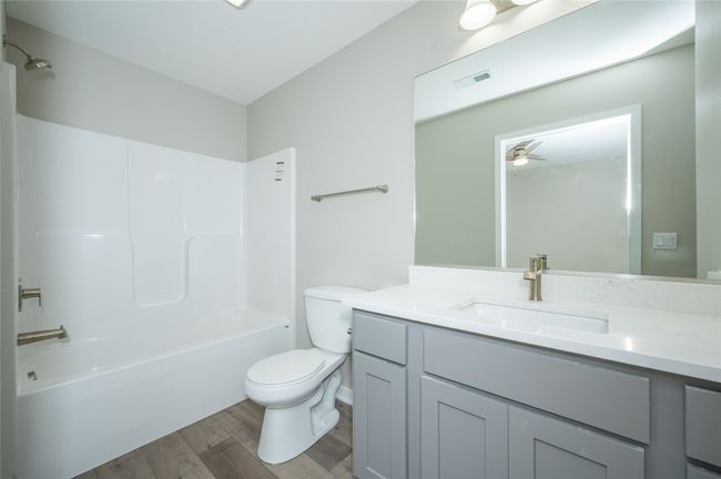 503 W Broadway St, Home with 2 bedrooms, 2 bathrooms and null parking in Colfax IA | Image 8