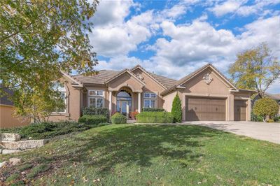 106 S Westglen Drive, House other with 4 bedrooms, 4 bathrooms and null parking in Raymore MO | Image 2