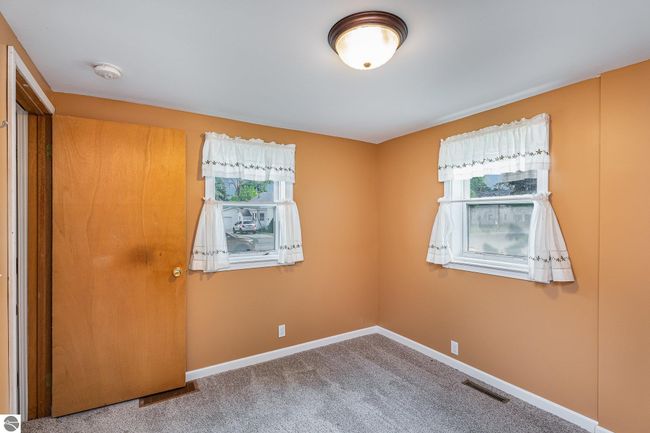 212 E Palmer St, House other with 2 bedrooms, 1 bathrooms and null parking in Mt Pleasant MI | Image 7