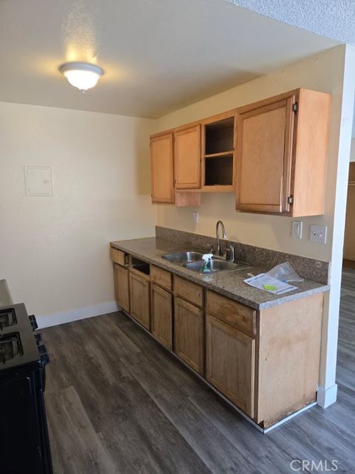 unit-107-14805 Chase St, Panorama City, CA, 91402-3437 | Card Image
