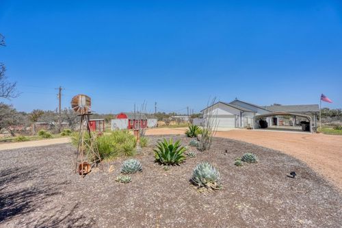 202 Rio Llano Dr W, Llano, TX, 78643-9532 | Card Image