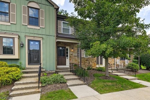 16 Great Horned Owl Ct, Hackettstown, NJ, 07840-3304 | Card Image