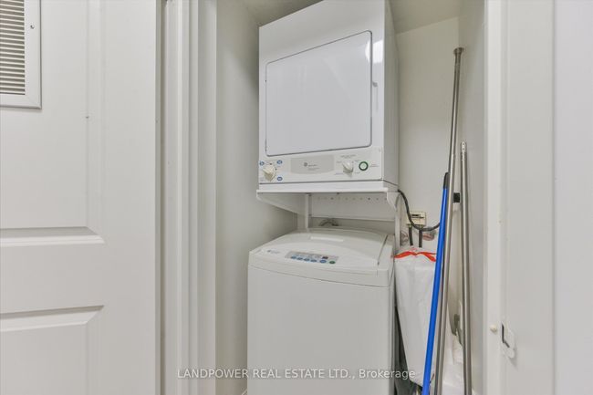 1105 - 11 St Joseph St, Condo with 1 bedrooms, 1 bathrooms and null parking in Toronto ON | Image 12