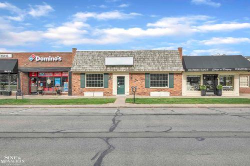 20439 Mack Ave, Grosse Pointe Woods, MI, 48236-1660 | Card Image