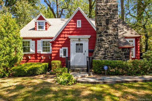 44 Shelburne Rd, Yonkers, NY, 10710-4311 | Card Image