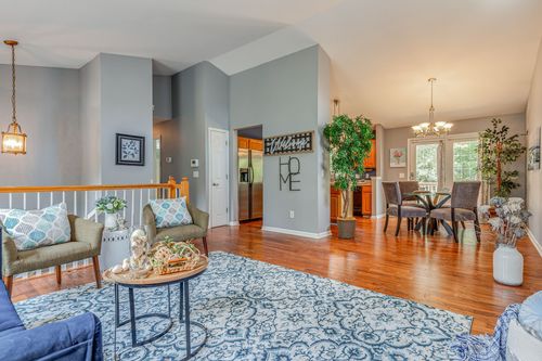 2433 Bayview Dr, Nashville, TN, 37217-3437 | Card Image