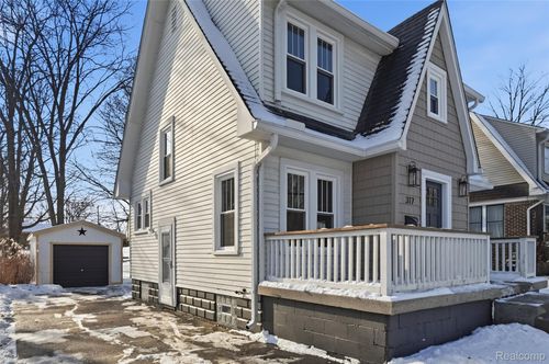 317 W Saint Clair St, Romeo, MI, 48065-4664 | Card Image