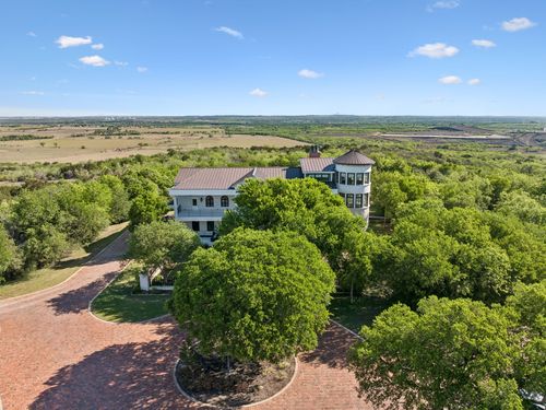 999 Schwarzlose Rd, New Braunfels, TX, 78130-2752 | Card Image