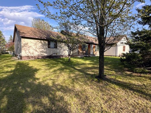 608 Pinetree Dr, Perham, MN, 56573-2006 | Card Image