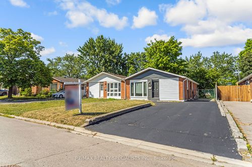 16 Drake Blvd, Brampton, ON, L6T3K9 | Card Image
