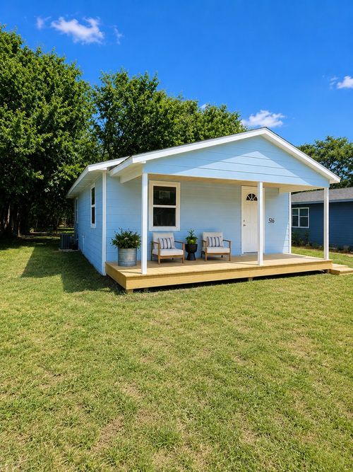 516 Martin Luther King St, Denison, TX, 75020-2460 | Card Image
