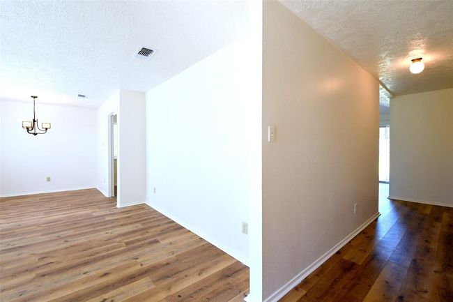 18811 Pine Trace Ct, House other with 3 bedrooms, 2 bathrooms and 2 parking in Humble TX | Image 6