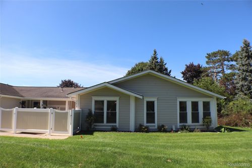 39838 Village Wood Cir, Novi, MI, 48375-4555 | Card Image