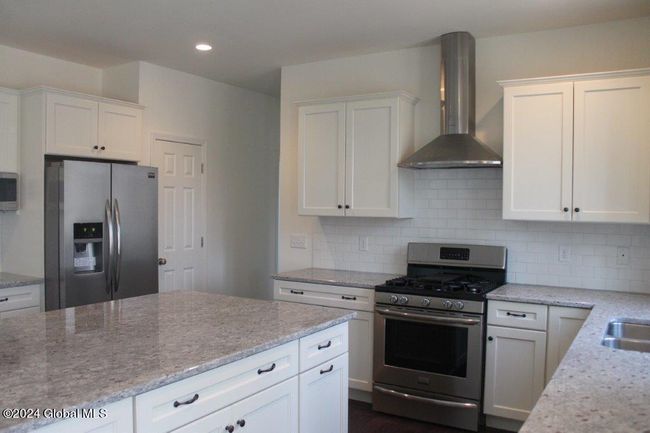 37 Jack Dr, House other with 3 bedrooms, 3 bathrooms and 4 parking in Mechanicville NY | Image 16