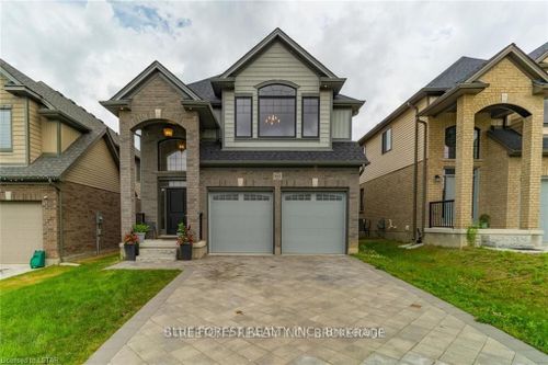 1661 Finley Cres, London, ON, N6G0T1 | Card Image