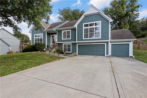 13907 W 58th Pl, Shawnee, KS, 66216-5403 | Card Image