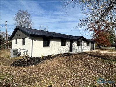 1112 Brookside Drive, House other with 3 bedrooms, 1 bathrooms and 1 parking in Findlay OH | Image 2