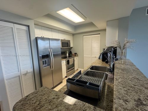 apt-907-19501 W Country Club Dr, Aventura, FL, 33180-2475 | Card Image