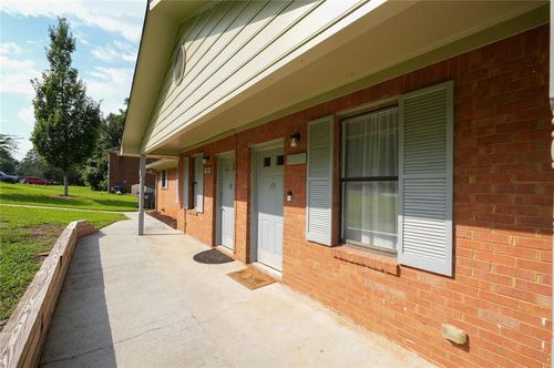 351 Freeport Dr, Lawrenceville, GA, 30046-7629 | Card Image