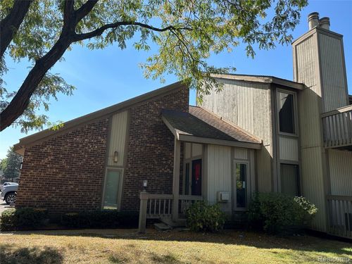 7490 Brynmawr Ct, West Bloomfield, MI, 48322-3539 | Card Image