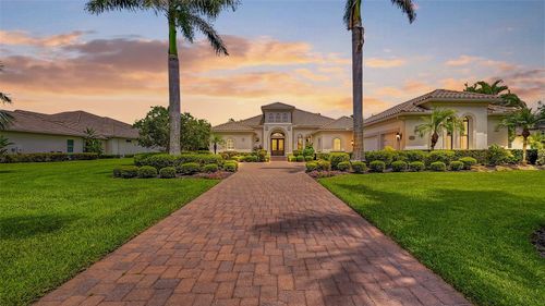 8361 Lindrick Ln, Bradenton, FL, 34202-4625 | Card Image