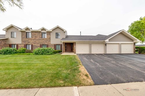 a2-676 Cumberland Trl, Roselle, IL, 60172-3628 | Card Image
