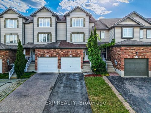 15 Corsica St, Kitchener, ON, N2R1Y1 | Card Image