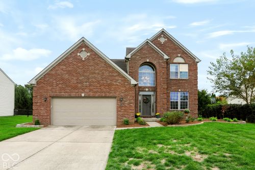 5647 Wakefield Rd, Greenwood, IN, 46142-9126 | Card Image