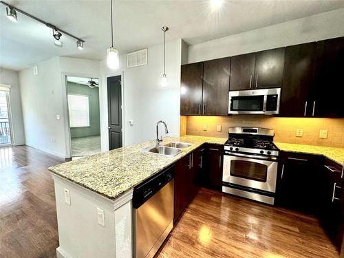 313-2525 Mccue Rd, Houston, TX, 77056-5107 | Card Image
