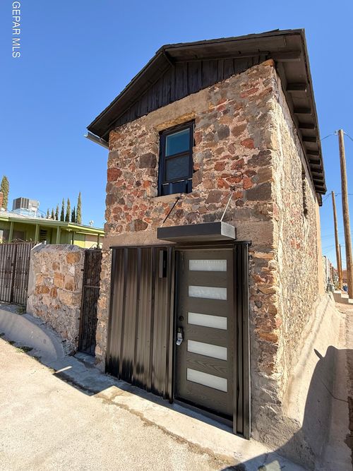 rear-2700 Federal Ave, El Paso, TX, 79930-3104 | Card Image