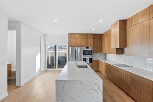 819 Se H St, Bentonville, AR, 72712-6443 | Card Image