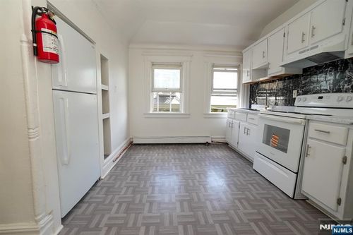 28-26-28 Treacy Ave, Newark, NJ, 07108-3332 | Card Image