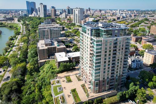 204-1522 N Prospect Avenue, Milwaukee, WI, 53202 | Card Image