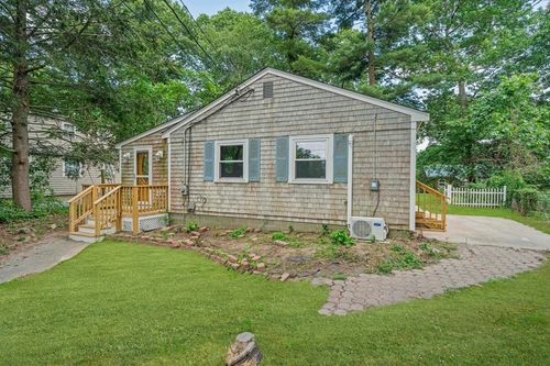 13 Hickory Rd, Halifax, MA, 02338-1111 | Card Image