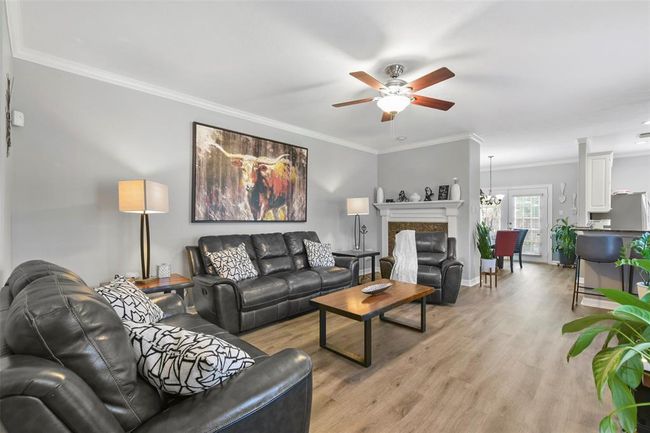 1110 Enclave Sq W, Townhouse with 3 bedrooms, 3 bathrooms and 2 parking in Houston TX | Image 8