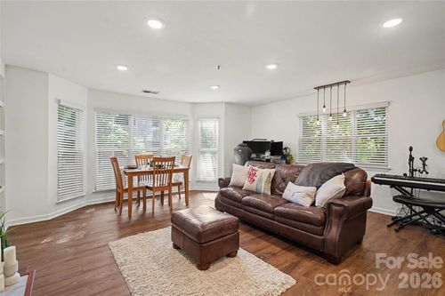 2a-509 N Graham St, Charlotte, NC, 28202-2494 | Card Image
