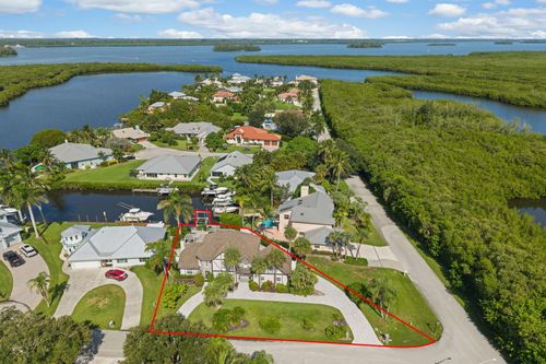121 Queen Eugenia Ct, Hutchinson Island, FL, 34949-8318 | Card Image