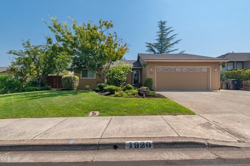 1920 Pinedale St, Medford, OR, 97504-5167 | Card Image