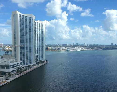 1923-325 Ne Biscayne Boulevard, Miami, FL, 33131 | Card Image