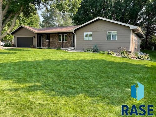338 Fell St, Larchwood, IA, 51241-7609 | Card Image