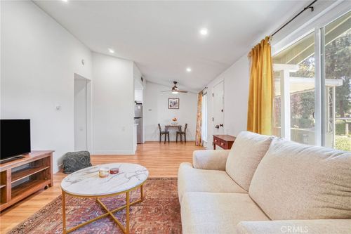 b-19118 Avenue Of The Oaks, Newhall, CA, 91321-1415 | Card Image