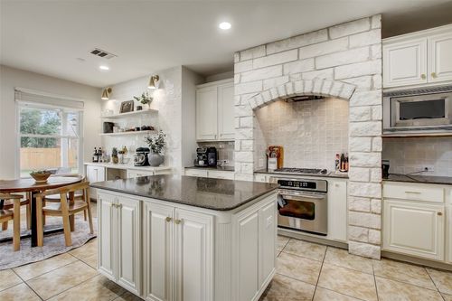 18712 Deep Water Dr, Pflugerville, TX, 78660-5513 | Card Image