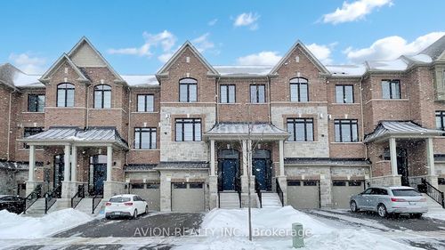 7 Elkington Cres, Whitby, ON, L1P0L7 | Card Image