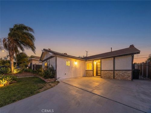 19512 Steinway St, Canyon Country, CA, 91351-1153 | Card Image