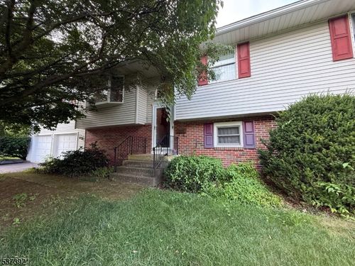 733 Franklin St, Belvidere, NJ, 07823-2016 | Card Image